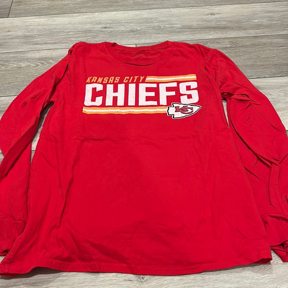 Chiefs Long Sleeve T-Shirt. Size youth large